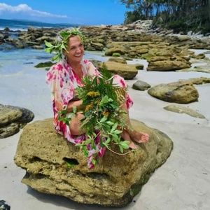 Meet your Posher, Alma